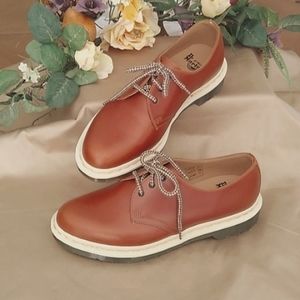 DR  MARTENS unixes Oxford shoes